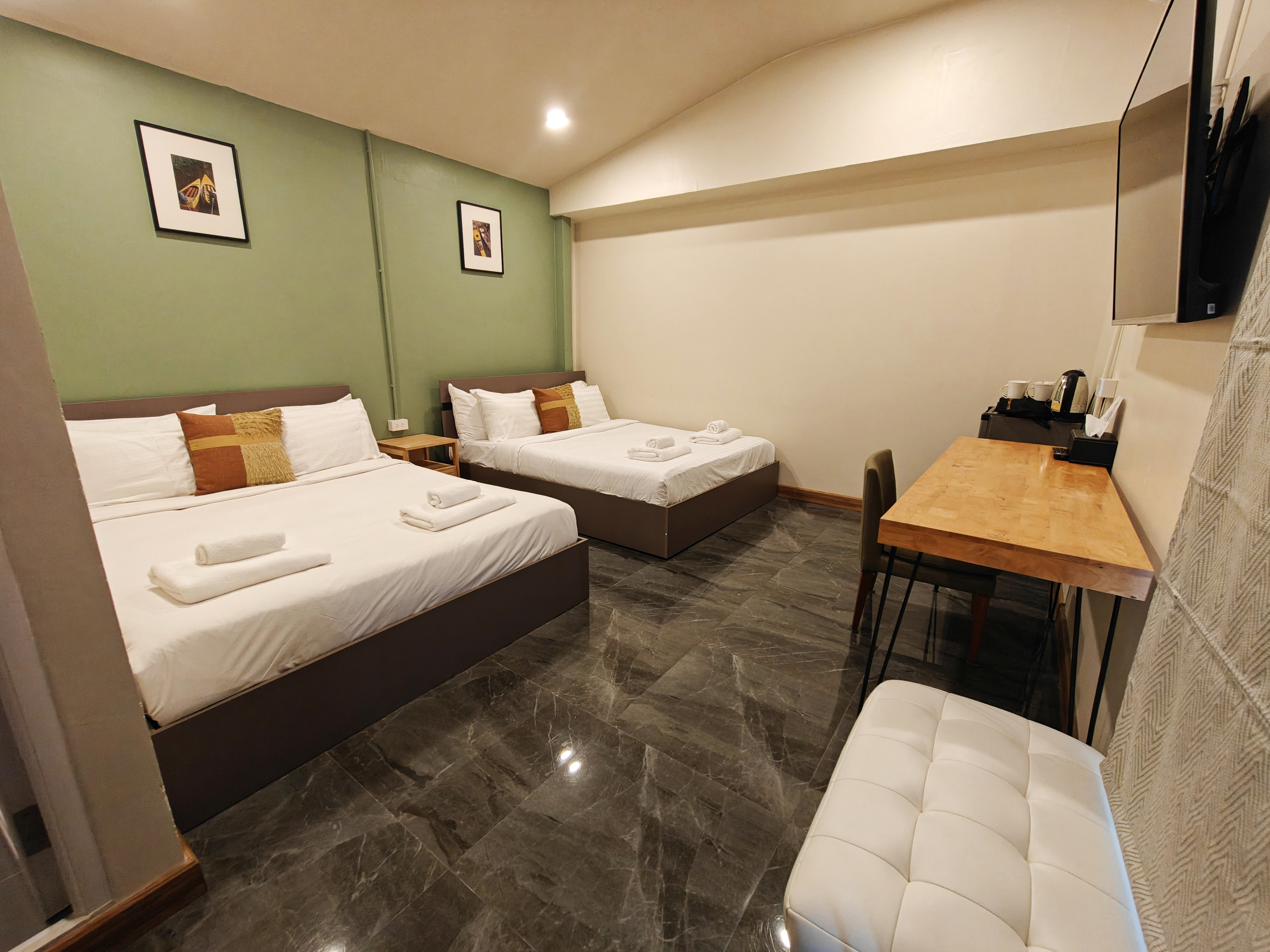 Deluxe Quadruple Room - Shared Balcony