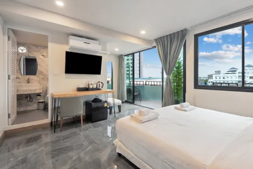 Deluxe Double Room - Balcony